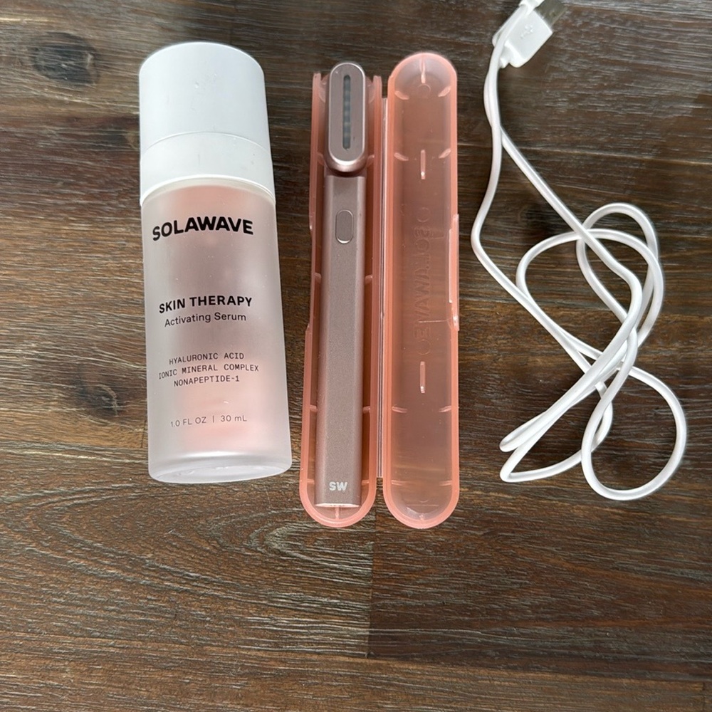 Solawave Skin Therapy Set with Pink Red Light Wand